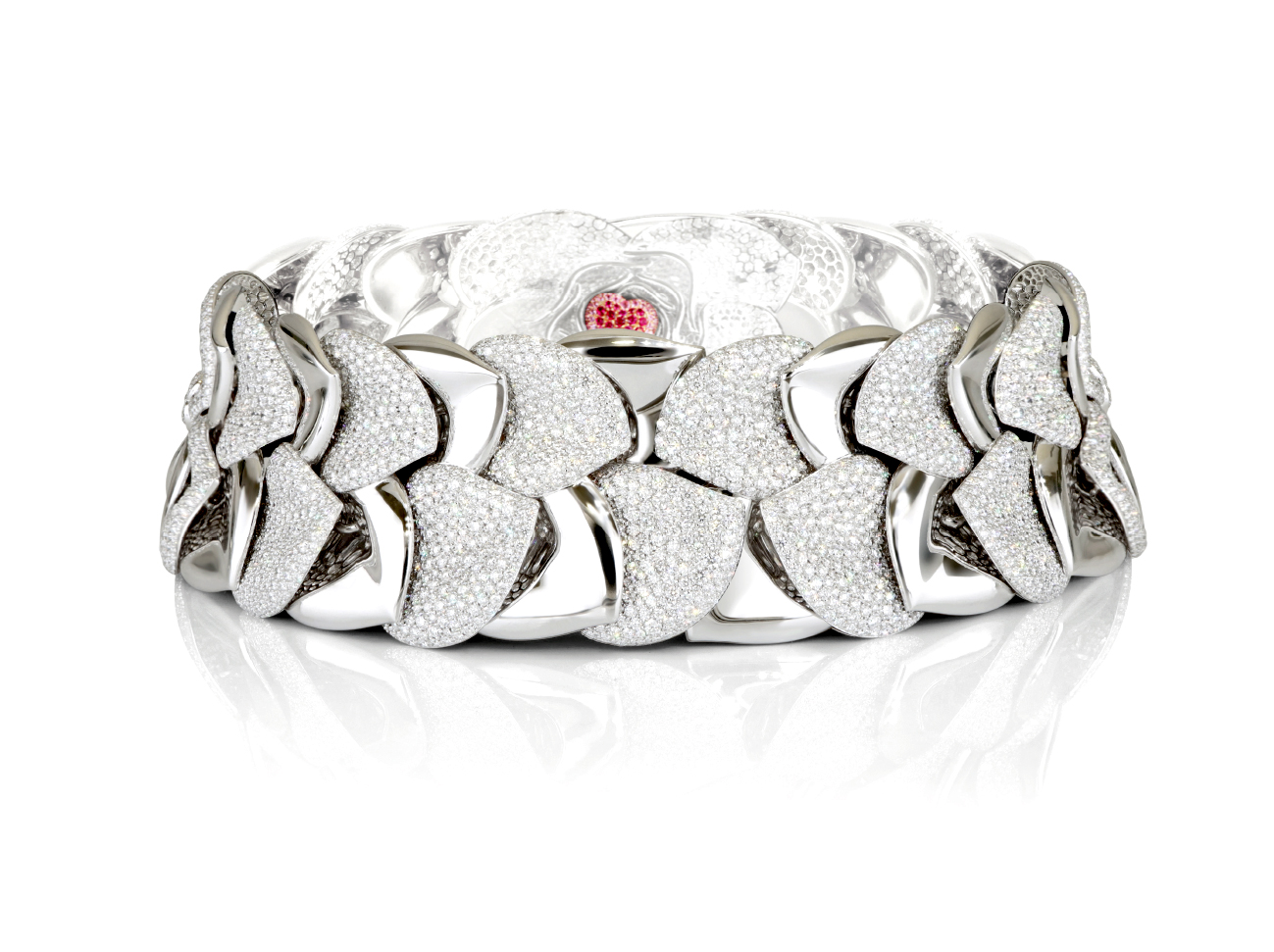 HAUTE JOAILLERIE PASCALE BRUNI .Collier cœur de diamants, saphirs roses et rubis.