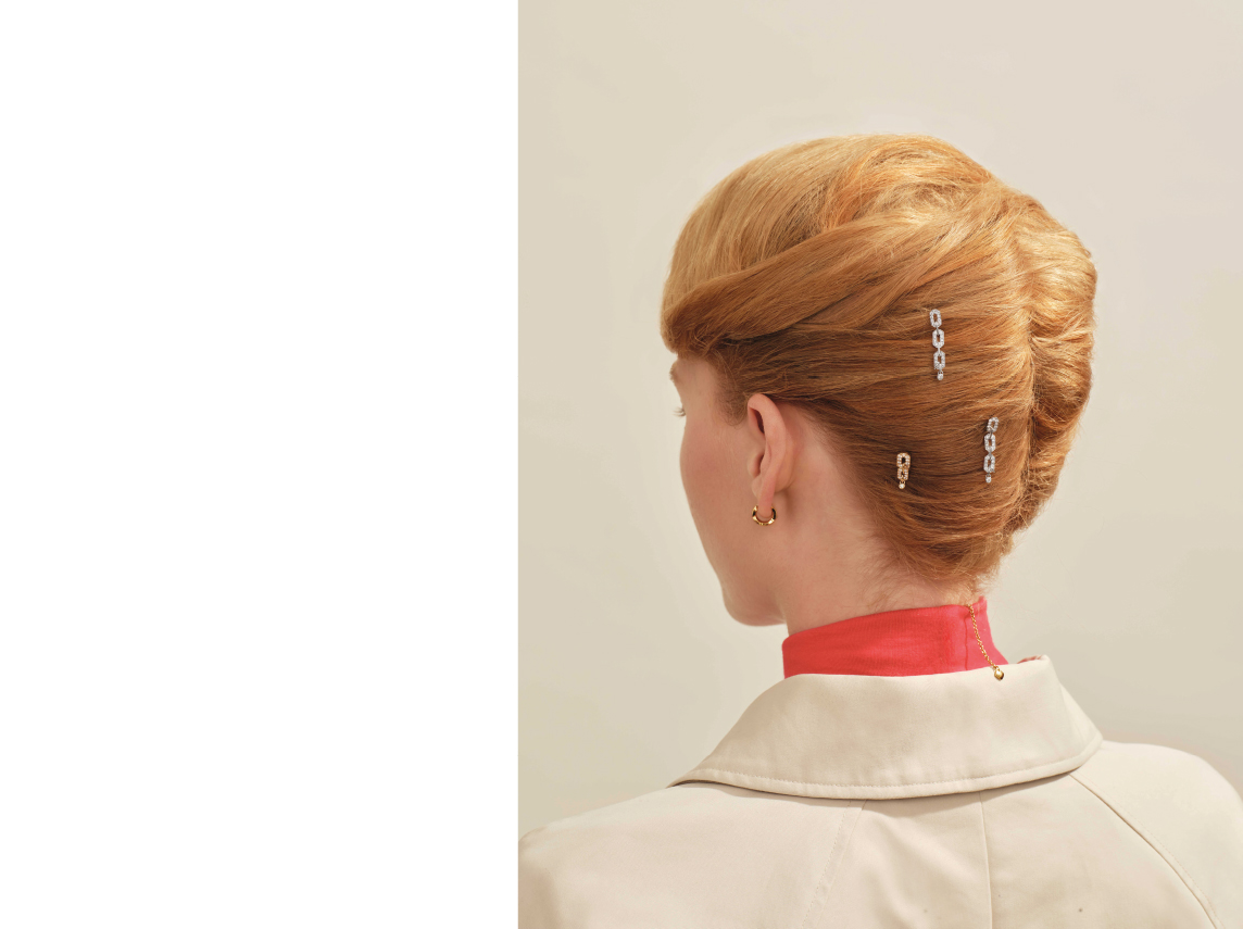 Statement : Paire de boucles d'oreilles My Way 3 rangs en or blanc et diamants et boucle d'oreilles My Way 2 rangs en or jaune et diamants. Trench Officine Genarale.